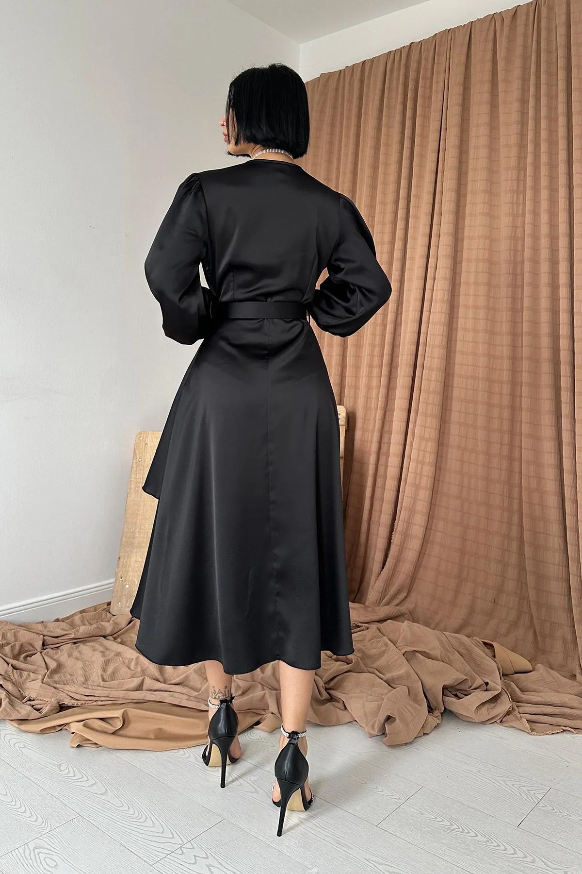 ELS Wrap Neck Satin Dress - Black - Grosseto